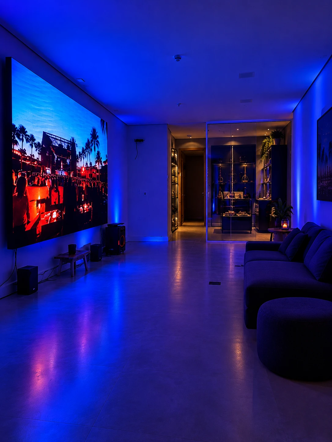 Painel LED exibindo um show no lounge